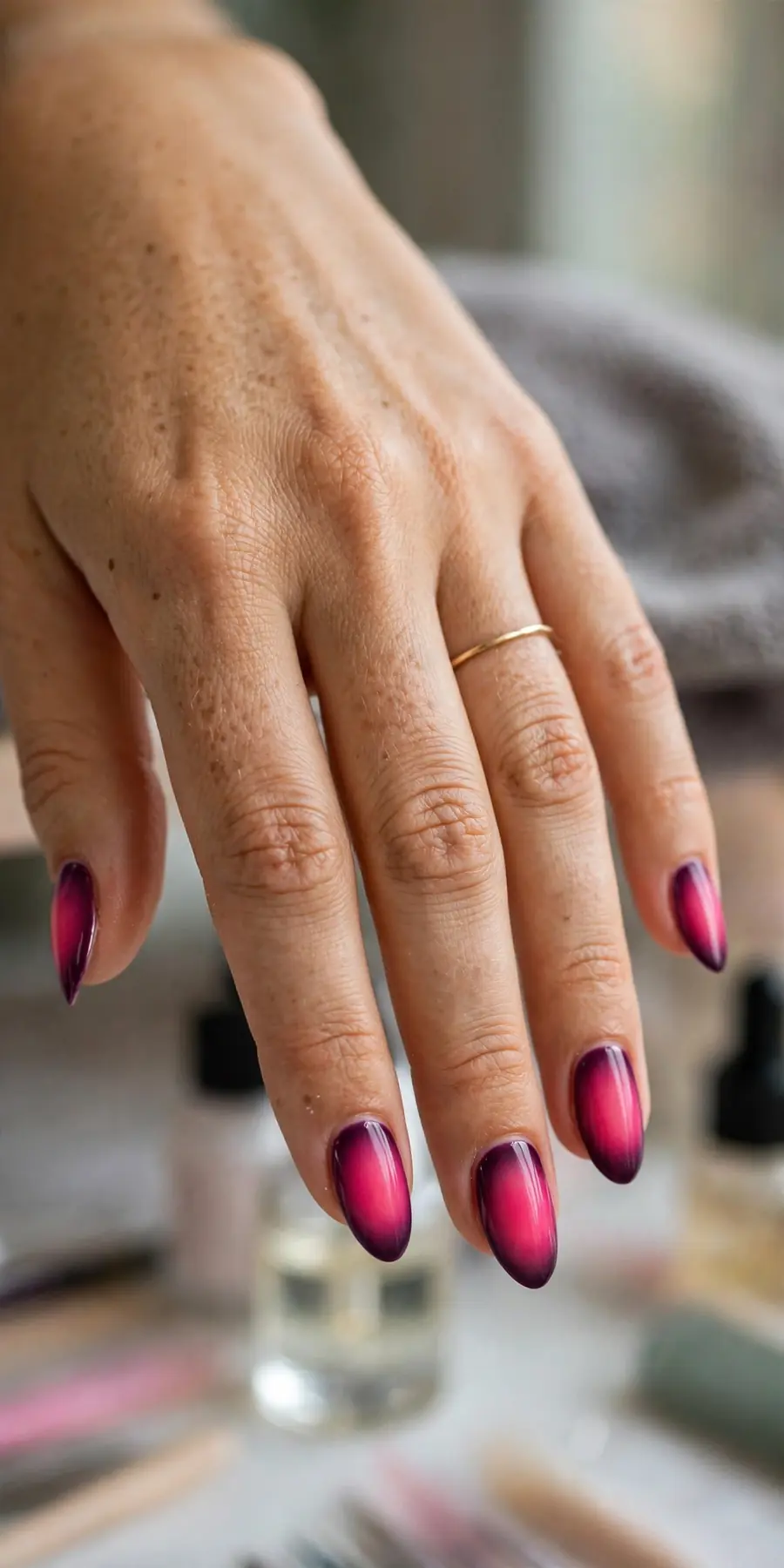 Raspberry aura raspberry jelly nails with a soft glowing center