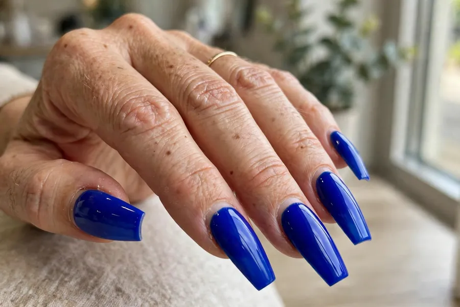 Royal blue glossy coffin nails